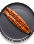 File Unagi Kabayaki glazat pe farfurie