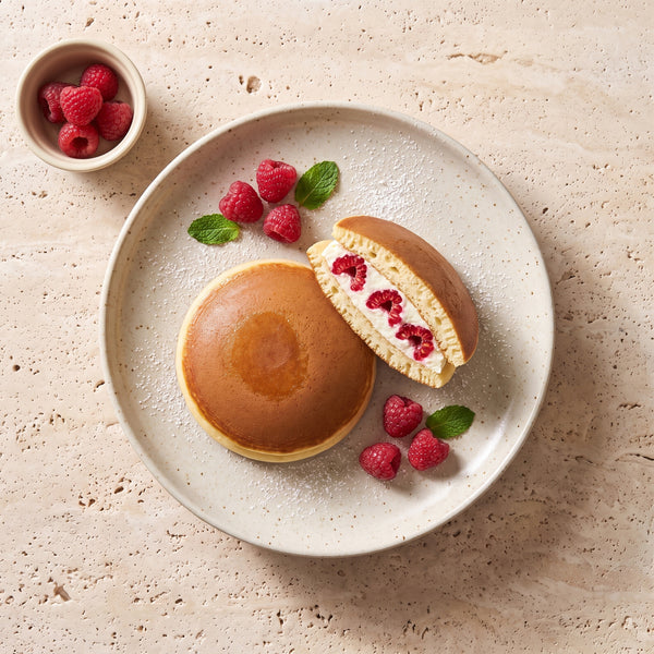 Dorayaki with mascarpone and raspberries