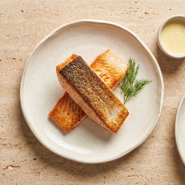 Somon la tigaie cu piele crocantă