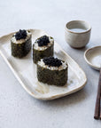Gunkan sushi cu Masago Black, sugestie de servire