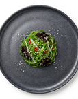 Salată Goma Wakame 250g pe farfurie (porție medie)