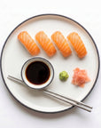Cum savurezi Topping Somon — 4 nigiri cu shoyu, wasabi, ghimbir